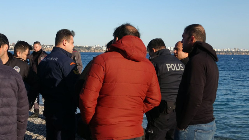 Balık tutuyorlardı! Oltalarına ceset takıldı - Resim: 2