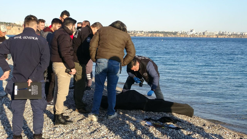 Balık tutuyorlardı! Oltalarına ceset takıldı - Resim: 5