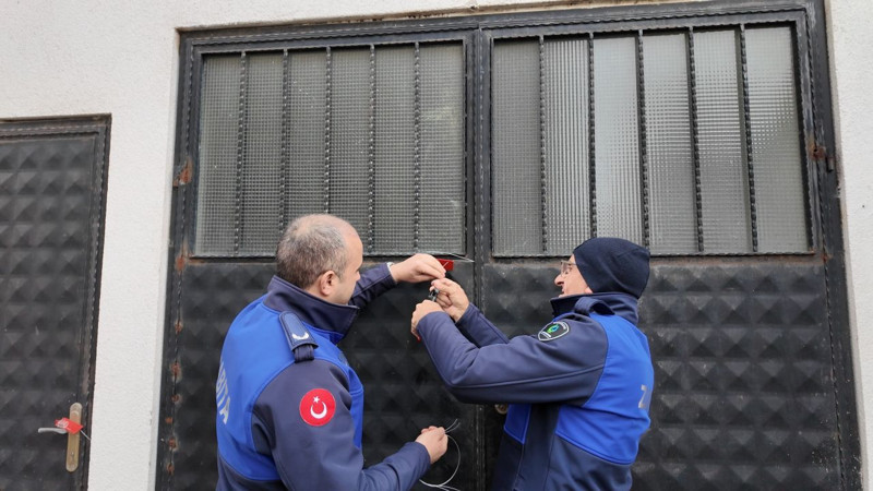 Denetimde mide bulandıran manzara! Tarihi geçmiş tavukları insanlara yedireceklerdi... İşletme mühürlendi - Resim: 5