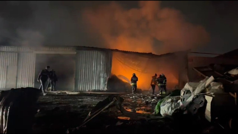 Geri dönüşüm fabrikasında korkutan yangın - Resim: 2