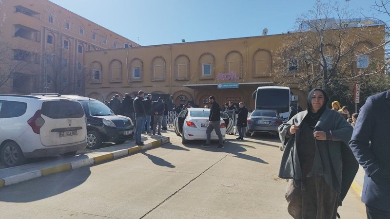 Mardin’de hastane önünde can pazarı! - Resim: 5