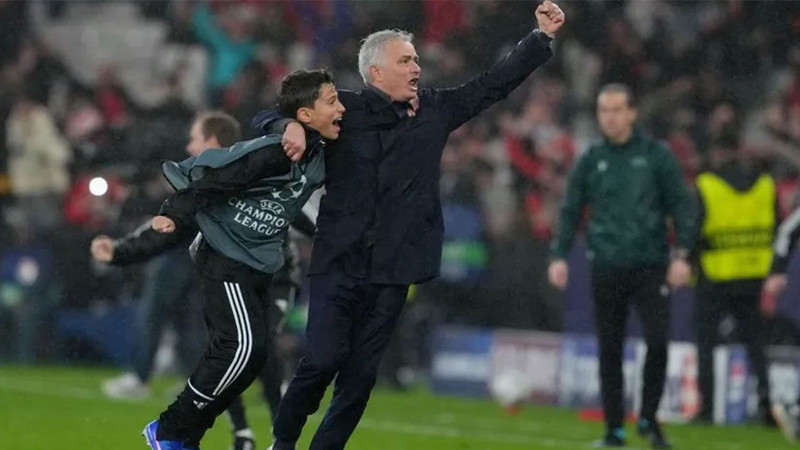 Şampiyonlar Ligi’nde tarihe geçen maç! Real Madrid’i Benfica kalecisi Trubin’in golü yıktı! Mourinho sevinçten çılgına döndü - Resim: 3