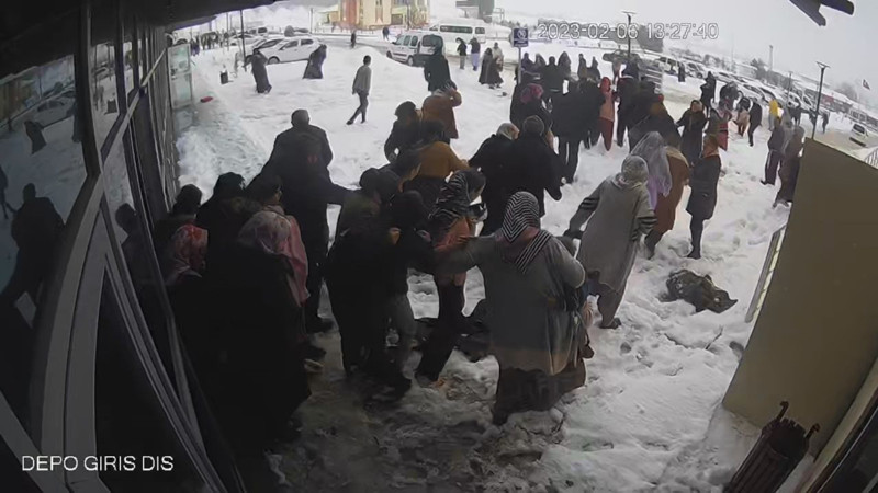 Hafızalardan silinmeyen acı: Asrın felaketinin yeni görüntüleri ortaya çıktı! - Resim: 5