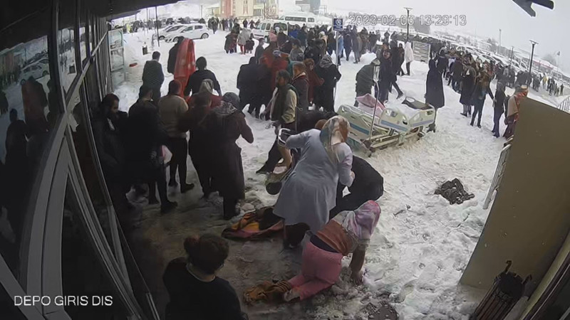 Hafızalardan silinmeyen acı: Asrın felaketinin yeni görüntüleri ortaya çıktı! - Resim: 4