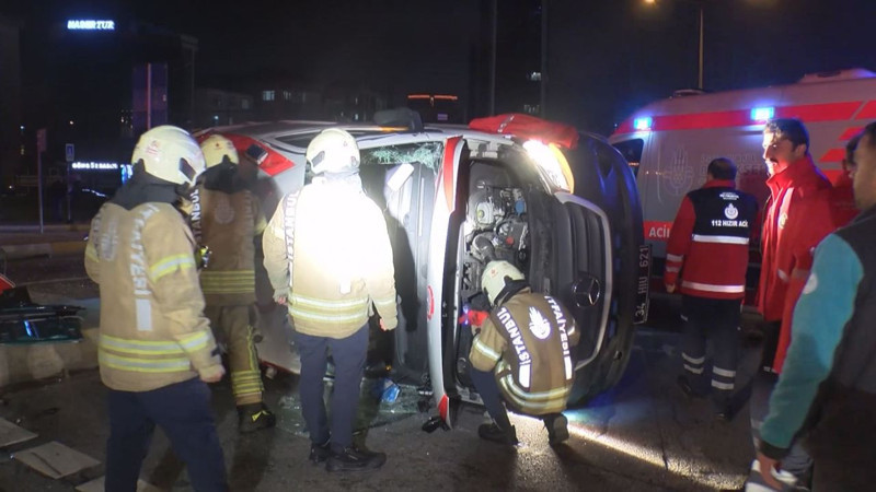 Kartal'da korkunç kaza! Ambulans ile cip kafa kafaya çarpıştı: O anlar kamerada - Resim: 4