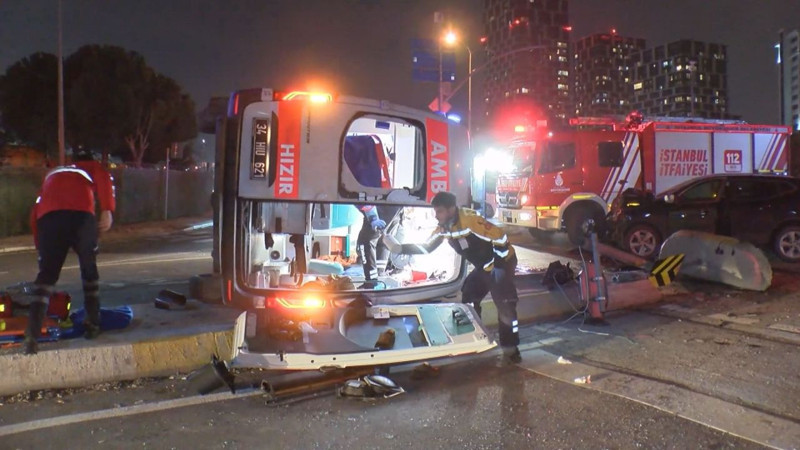 Kartal'da korkunç kaza! Ambulans ile cip kafa kafaya çarpıştı: O anlar kamerada - Resim: 3