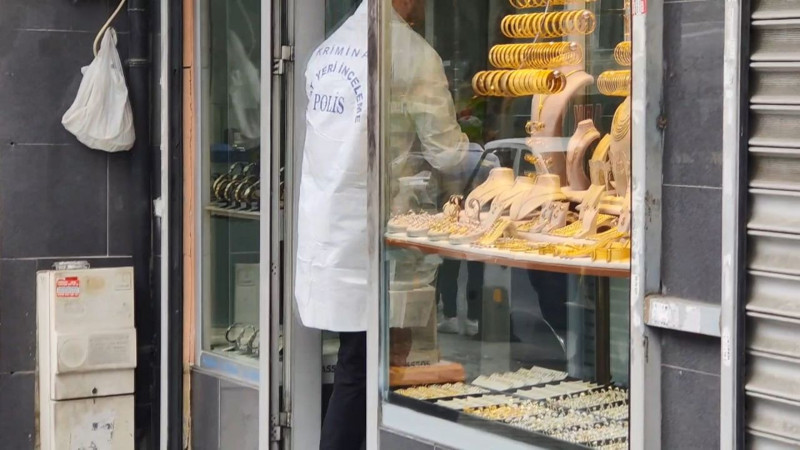 Kuyumcuya soygun girişimi! O anlar kamerada - Resim: 5