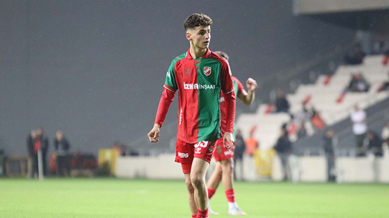 Gelecek yılın ilk bombası patladı! Fenerbahçe ilk transferini sessiz sedasız bitirdi! Taraftarlar çok sevinecek - Resim: 22