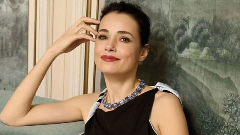 Aşk orucunu yıllar sonra bozmuştu! Özgü Namal sevgilisiyle ilk kez görüntülendi! - Resim: 4