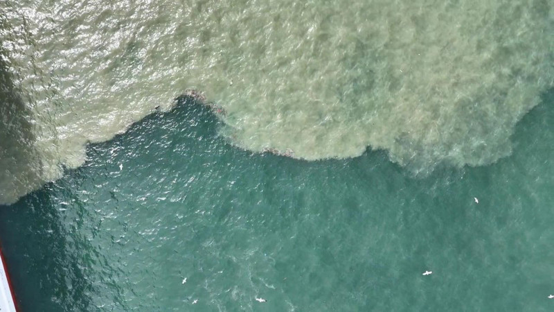 Haliç'te korkutan görüntü! Yağış sonrası rengi kahverengiye döndü - Resim: 4