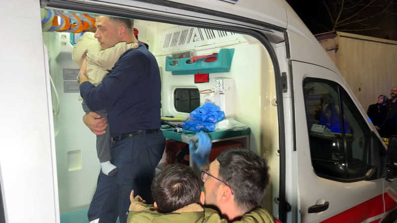 İstanbul'da korkutan yangın! 20 kişi mahsur kaldı - Resim: 9