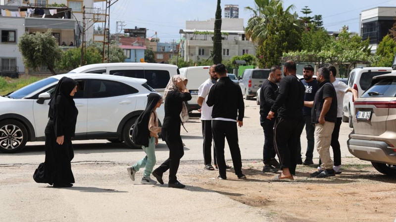 Adana'da ortaokulda silah sesi paniği! Öğrenciler korkuyla okuldan çıktı - Resim: 4