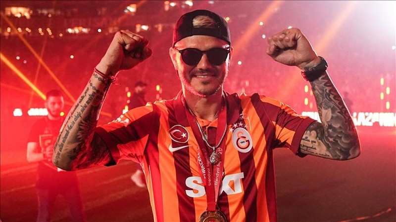 Galatasaray'da tarihi bir dönem bitiyor! Önünde 2 yol  var - Resim: 8