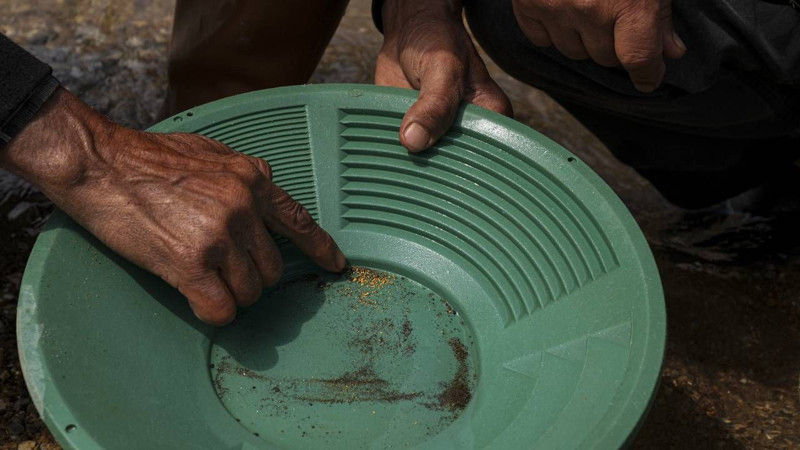 O ilin suyunda altı akıyor! Gram gram altın topluyorlar: Günde 5 gram altın bulabiliyoruz - Resim: 3