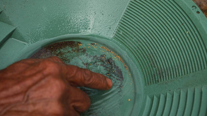 O ilin suyunda altı akıyor! Gram gram altın topluyorlar: Günde 5 gram altın bulabiliyoruz - Resim: 7