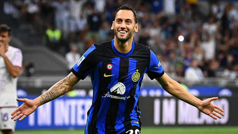 Fenerbahçe'ye ünlü futbolcunun transferinden kötü haber! Kulübü bırakmama kararı aldı - Resim: 3