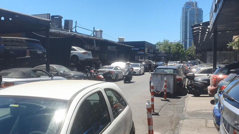 400 bin liralık amblemi saniyeler içinde çaldı: Şüpheliyle aynı kıyafetleri giymişiz - Resim: 2