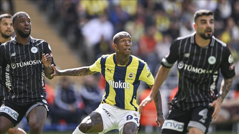 Fenerbahçe'de sürpriz ayrılık gündemde! Taraftar 2'ye bölündü - Resim: 4
