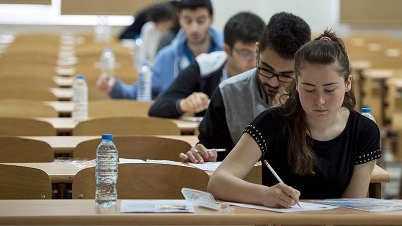 YKS'de akılalmaz kopya girişimi: Gözetmenin dikkatinden kaçmadı! Cebinden çıkınca her şey ortaya çıktı - Resim: 3