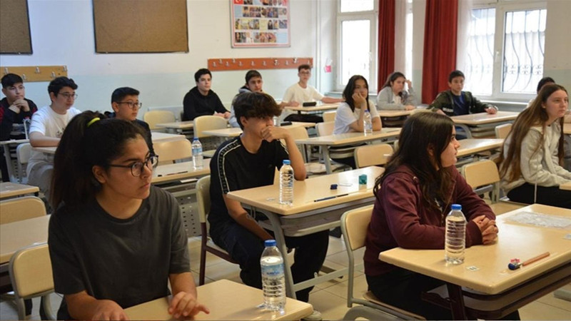 YKS'de akılalmaz kopya girişimi: Gözetmenin dikkatinden kaçmadı! Cebinden çıkınca her şey ortaya çıktı - Resim: 5
