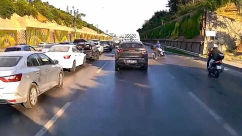 Maltepe’de 2 motosiklet çarpıştı: O anlar kamerada - Resim: 3