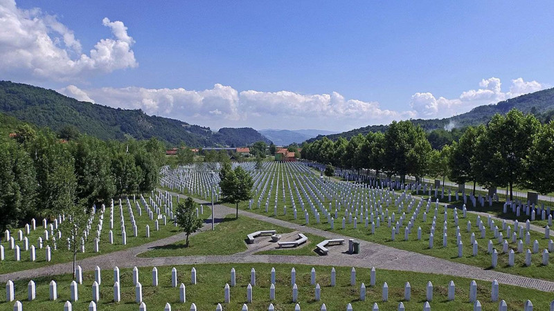 İnsanlık tarihinin kara lekesi: Srebrenitsa Soykırımı! Bir kasaba, binlerce hayat, tek bir utanç - Resim: 2