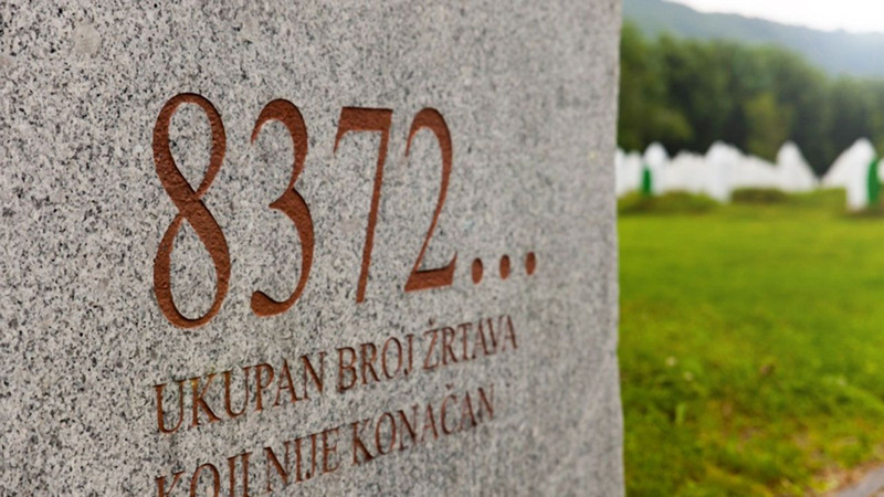 İnsanlık tarihinin kara lekesi: Srebrenitsa Soykırımı! Bir kasaba, binlerce hayat, tek bir utanç - Resim: 4