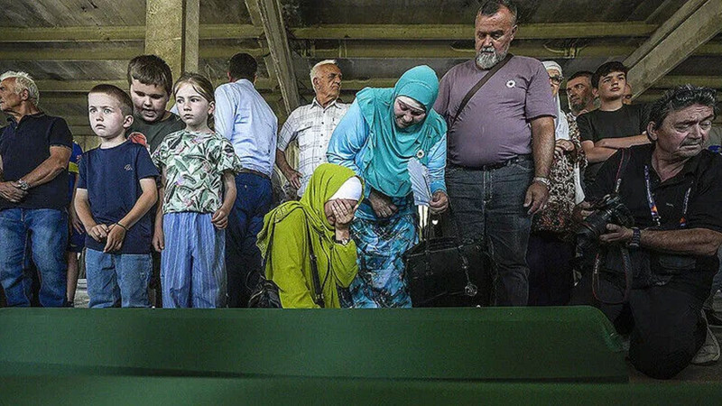 İnsanlık tarihinin kara lekesi: Srebrenitsa Soykırımı! Bir kasaba, binlerce hayat, tek bir utanç - Resim: 5