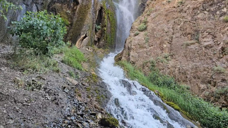 Hakkari'de gözleri kamaştıran doğa manzarası! Bir bakan bir daha baktı - Resim: 2