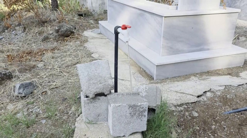 Mezarlıklara dadandı! Vatandaşlar isyan etti: Bu yapılır mı ayıptır! - Resim: 5