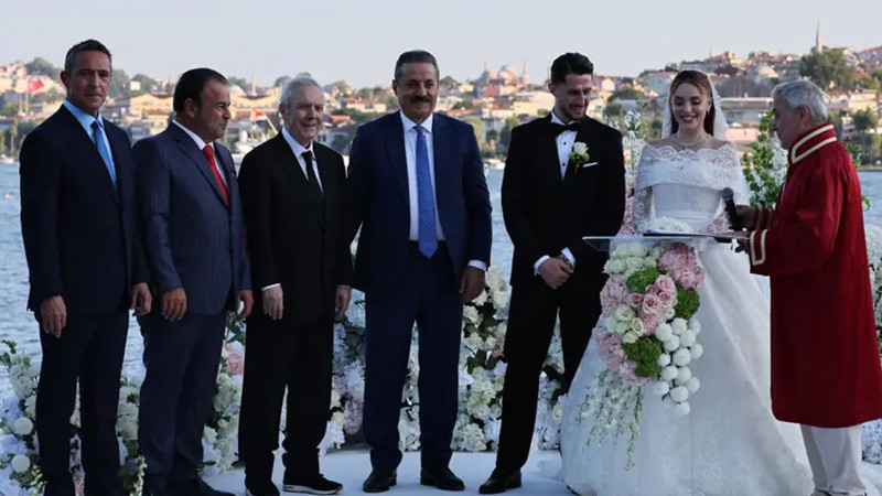 Emre Matraş'ın sözlerinden sonra ilk hamle!  Futbolcu İsmail Yüksek'le evlenen Esen Matraş'tan sessiz mesaj - Resim: 3