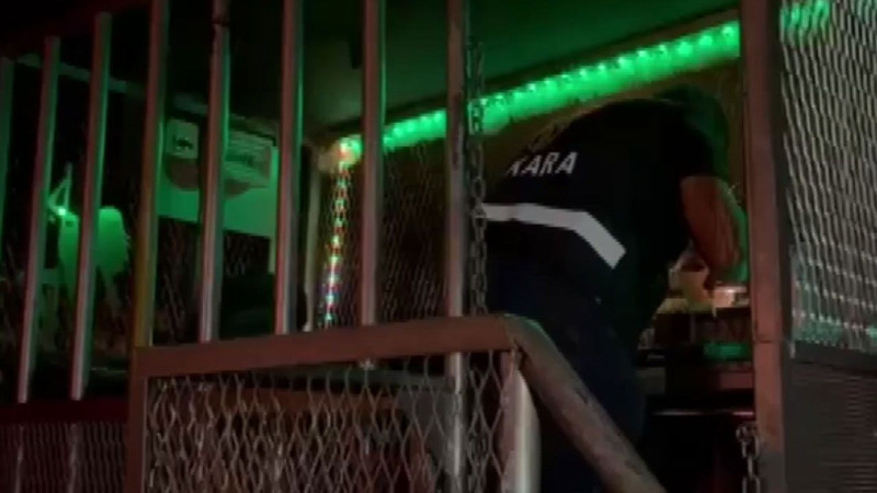 Sixtiees Pub'a fuhuş operasyonu! Diz boyu rezillik: İğrenç yazışmalar ortaya çıktı - Resim: 2