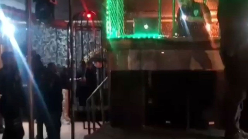Sixtiees Pub'a fuhuş operasyonu! Diz boyu rezillik: İğrenç yazışmalar ortaya çıktı - Resim: 3