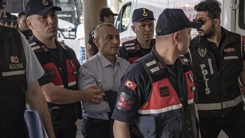 Eski Vali Sonel'den dudak uçuklatan servet! Evden milyonluk altın çıktı! 51 gayrimenkul, lüks BMW, hobi bahçeleri... - Resim: 4