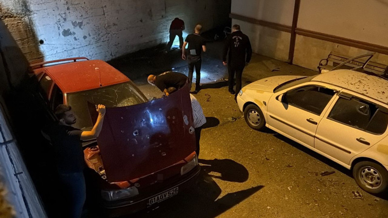 Trabzon'da emniyet bahçesine İHA düştü! Vali Şahin'den açıklama: "Araçlarda hasar oluştu" - Resim: 7