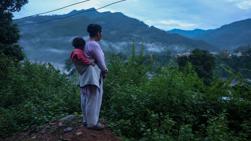 Felaket böyle başladı! Önce korkunç ses duyuldu, ardından kıyamet koptu: Nepal'deki faciadan yeni görüntüler - Resim: 18