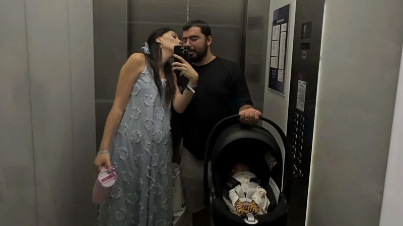 MasterChef şampiyonu Serhat Doğramacı baba oldu! İlk aile pozuna yorum yağdı: İyi ki bizi seçtin Atlas'ım - Resim: 2