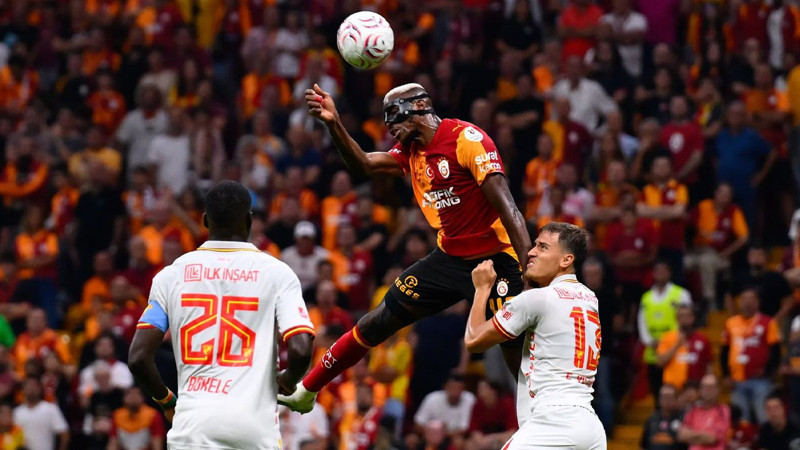 Osimhen'in kaderi belli oldu! Yıldız futbolcu için beklenen açıklama geldi! - Resim: 3