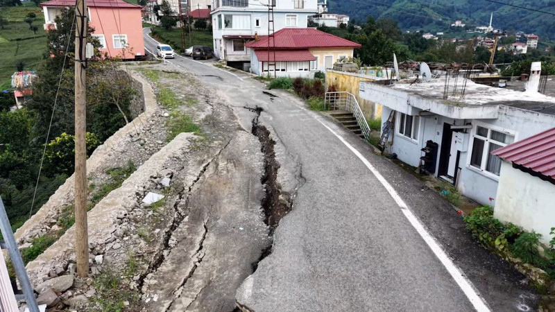 Bir anda her şey bitti! Rize'deki kabus gecesini böyle anlattı: Allah'ım denizi aldı üzerimize boşalttı - Resim: 4