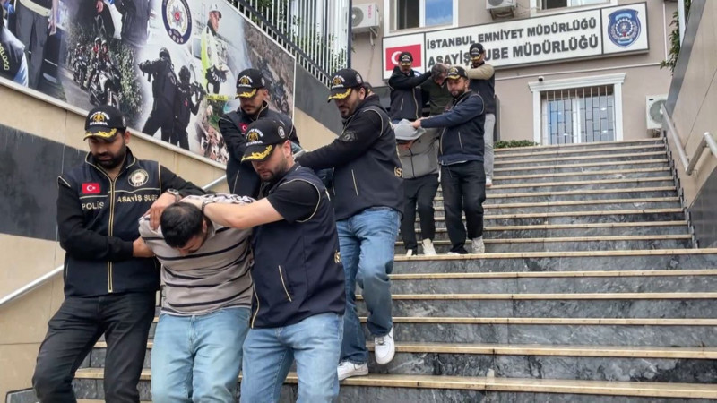 Üsküdar’da 15,5 milyonluk vurgun! 79 yaşındaki adamın serveti buhar oldu: Akılalmaz oyunu kameralar kaydetti - Resim: 3