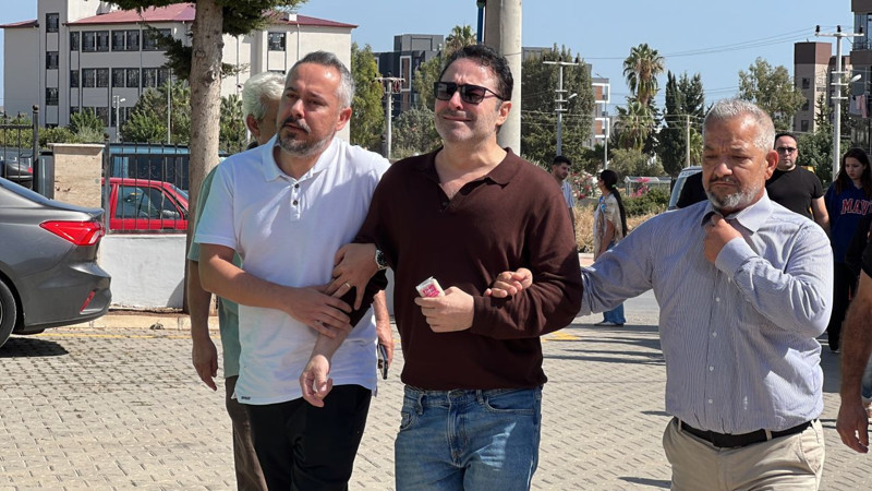 Atilla Taş kızının tabutuna sarıldı! Yürek yakan sözler - Resim: 2