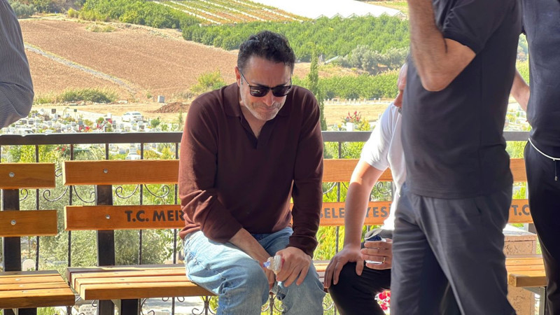 Atilla Taş kızının tabutuna sarıldı! Yürek yakan sözler - Resim: 3