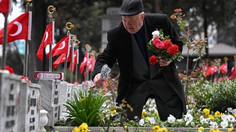 En zor bayramlaşma: İlk durak yine şehitlikler oldu - Resim : 5