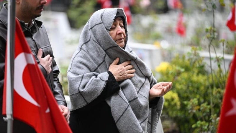 En zor bayramlaşma: İlk durak yine şehitlikler oldu - Resim : 7