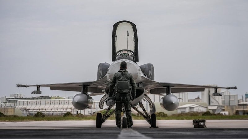 Yunanistan&rsquo;da F-16 alarmı! T&uuml;rkiye&rsquo;nin hamlesi g&uuml;ndem oldu: "B&uuml;y&uuml;k bir risk" - Resim : 2