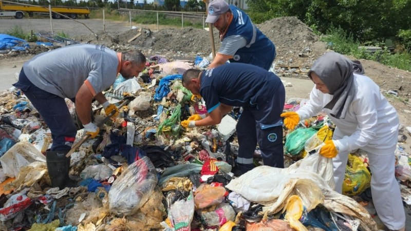 Zonguldak'ta altın dolu çanta çöp kamyonuna gitti! Zamanla yarış başladı - Resim : 2
