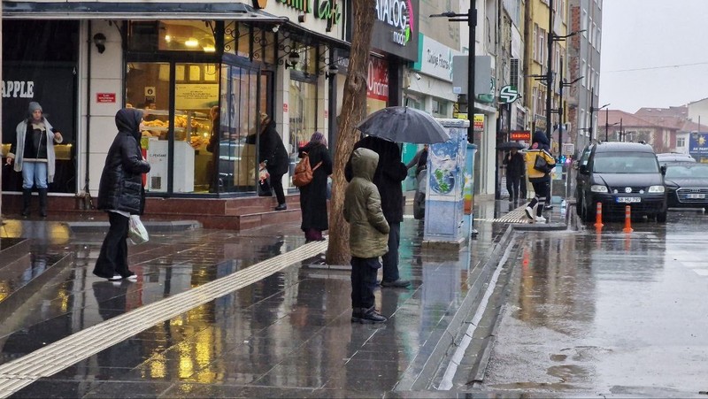 Aksaray'da gece saatlerinde başladı, şehir genelinde etkisi artarak devam etti. Vatandaşlar hazırlıksız yakalandı - Resim: 4