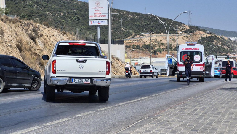 Şarkıcı Dilan Çıtak'tan skandal hareket! Aracını polisin üzerine sürdü: Havaya ateş açılarak durduruldu - Resim: 1