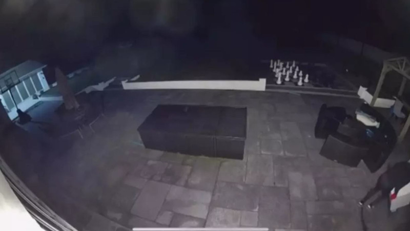 Beşiktaş'ın yıldız futbolcusuna hırsızlık şoku! "Değerli eşyalarımı çaldı" diyerek duyurdu - Resim: 2