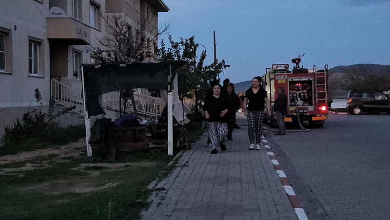 Apartman koridorunda vahşet! Önce yaşlı kadını öldürdü sonra kendi kafasına sıktı - Resim: 2